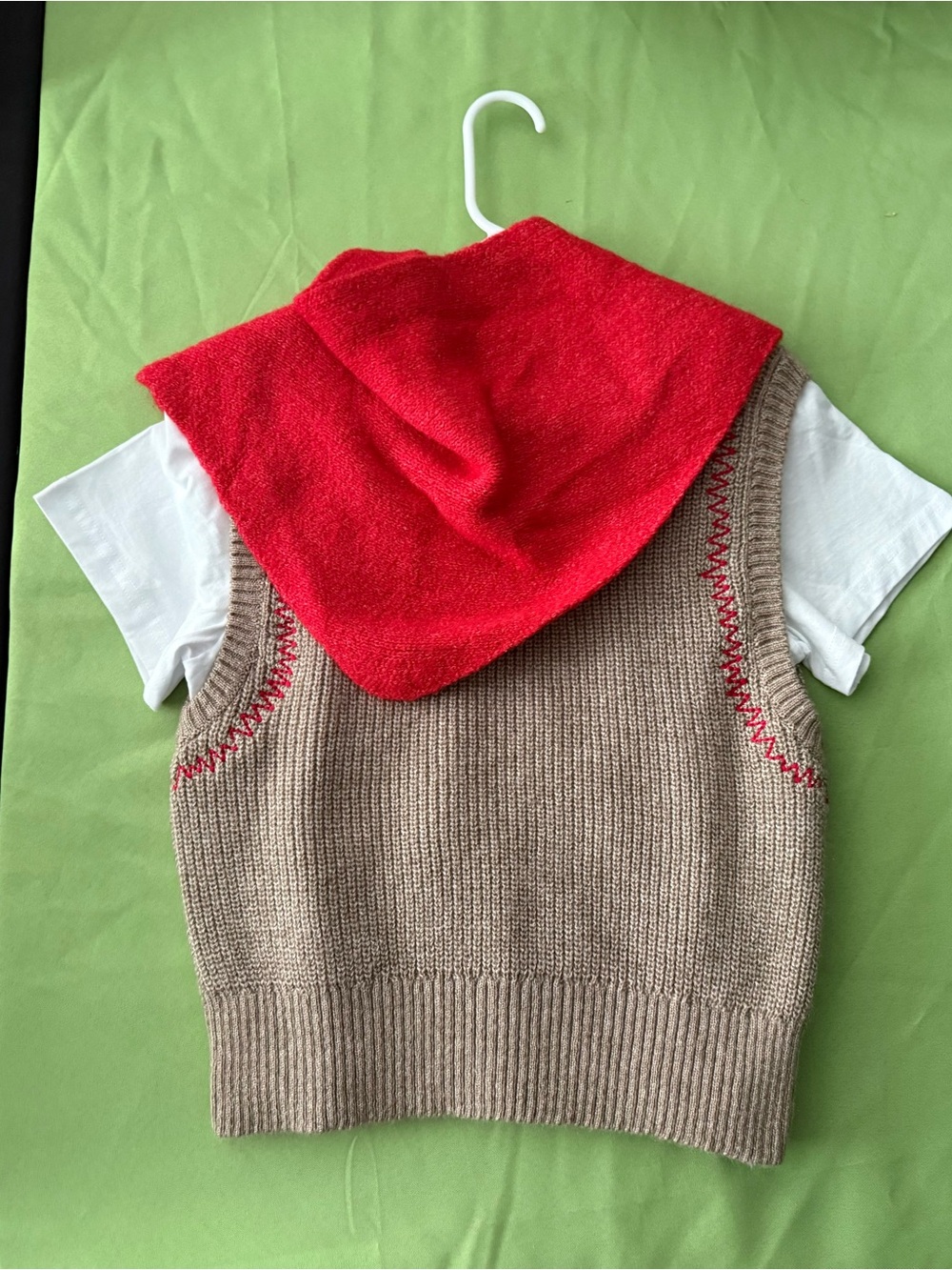 Women’s Pilcro Zig Zag
Knit Vest With Triangular Scarf NWOT